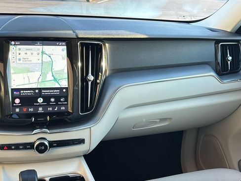 Used 2024 Volvo XC60 B5 Core w/ Climate Package AWD/4WD image 7
