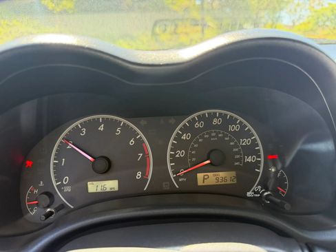 Used 2012 Toyota Corolla L FWD image 28