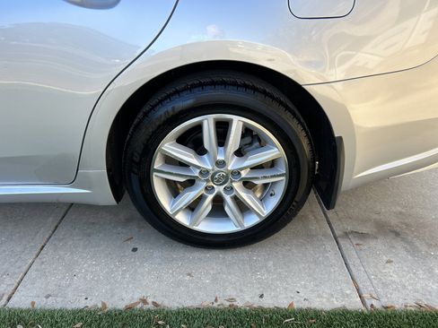 Used 2013 Toyota Avalon XLE Premium image 9