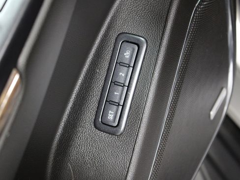 Used 2018 Chevrolet Suburban LT AWD/4WD image 7