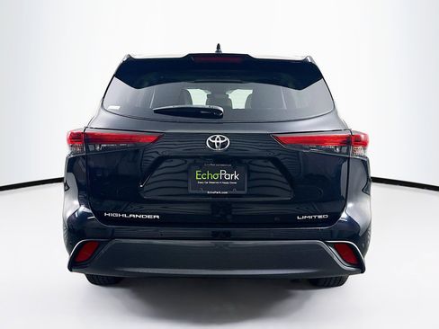 Used 2021 Toyota Highlander Limited FWD image 7