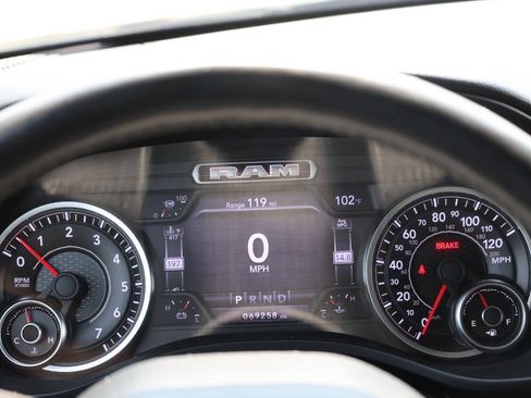 Used 2019 RAM 1500 Big Horn AWD/4WD image 19