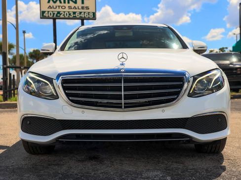 Used 2017 Mercedes-Benz E 300 4MATIC image 21