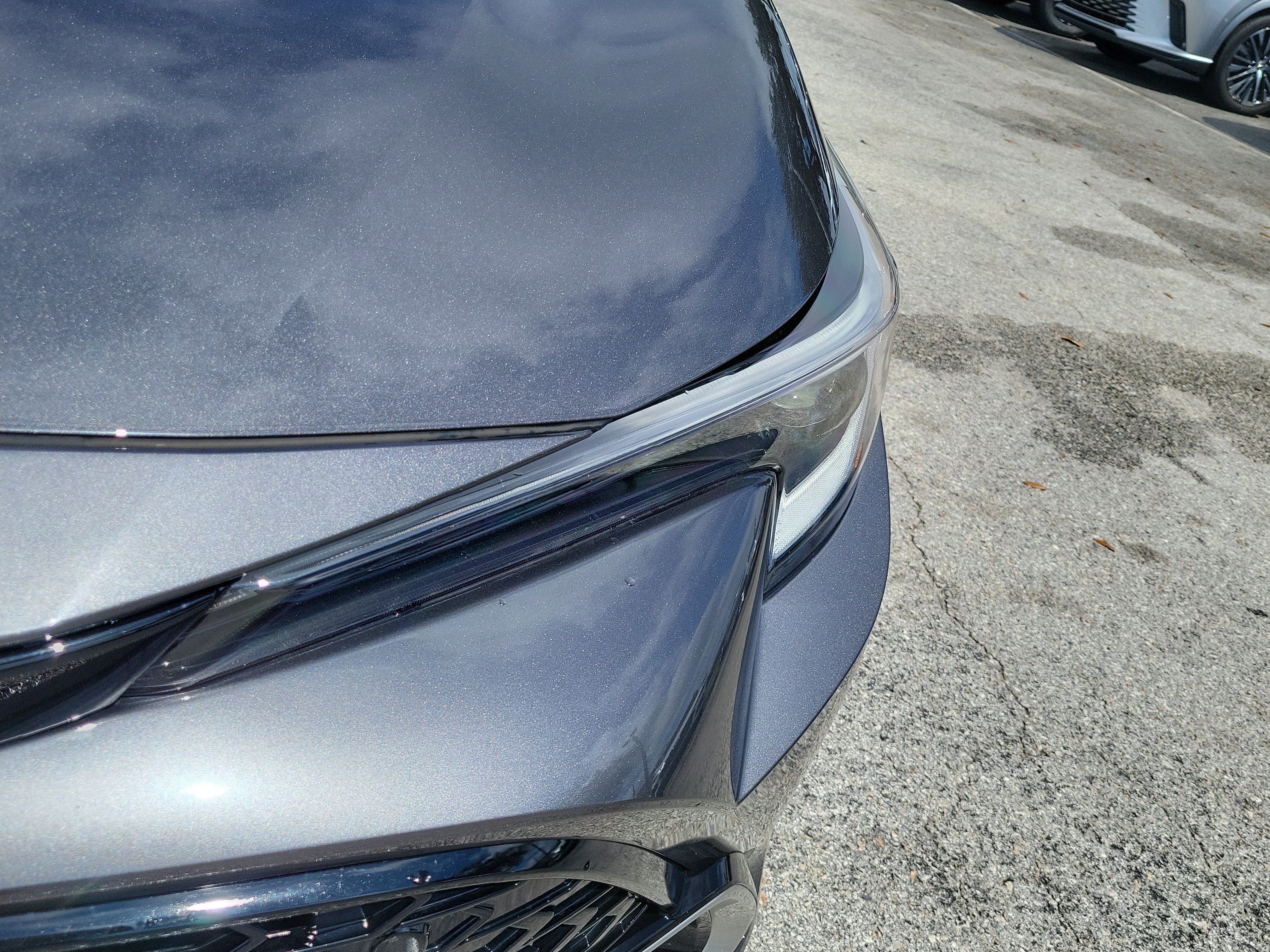 Used 2025 Toyota Corolla XSE FWD image 3