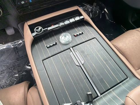 New 2026 Lincoln Navigator L Black Label AWD/4WD image 33
