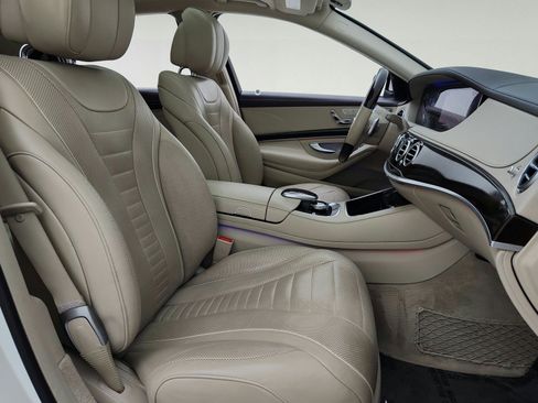 Used 2019 Mercedes-Benz S 560 Sedan image 25