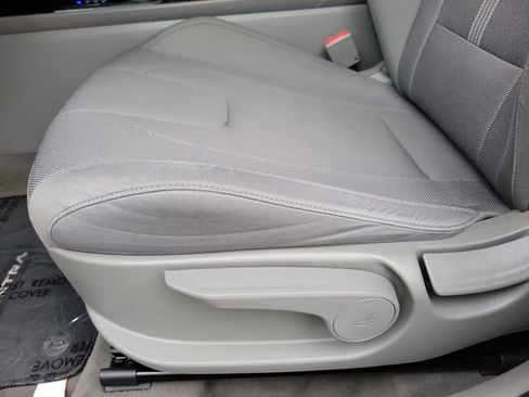 Used 2022 Hyundai Elantra SE FWD image 20