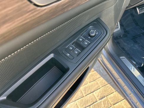 New 2026 Volkswagen Atlas SEL Premium R-Line AWD/4WD image 11