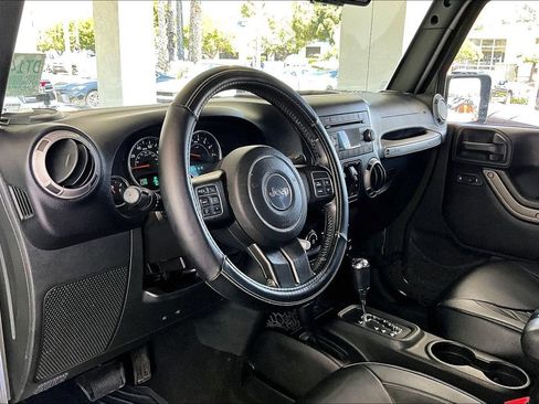 Used 2015 Jeep Wrangler Unlimited Sport w/ Quick Order Package 24S AWD/4WD image 17