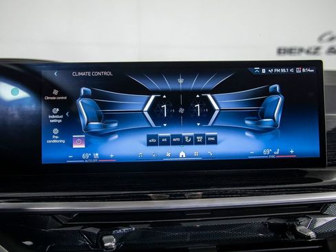 Used 2025 BMW X7 xDrive40i w/ M Sport Package image 34