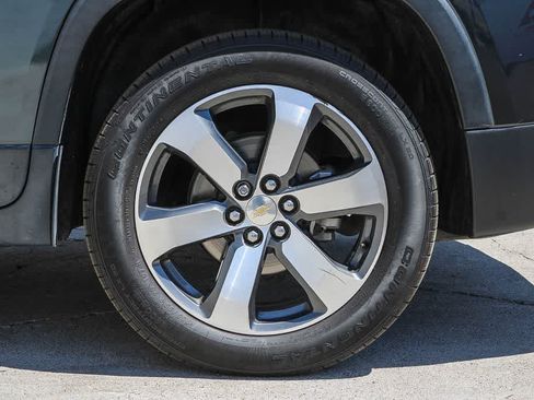 Used 2020 Chevrolet Traverse LT w/ LT Premium Package AWD/4WD image 8