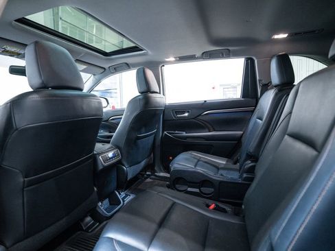 Used 2015 Toyota Highlander Limited image 33