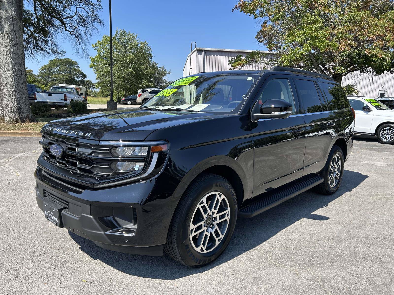Used 2025 Ford Expedition Active RWD image 10