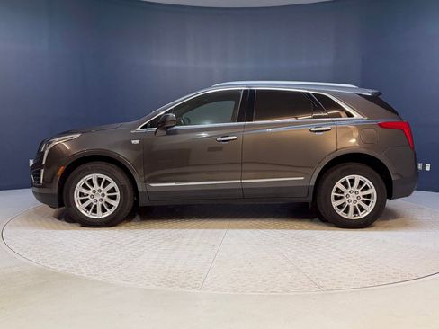 Used 2019 Cadillac XT5 FWD image 2