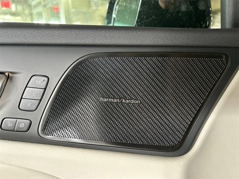 New 2026 Volvo V60 B5 Cross Country Plus w/ Protection Package Premier image 19