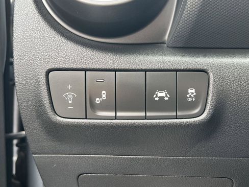 Certified 2021 Hyundai Kona SEL Plus AWD/4WD image 32