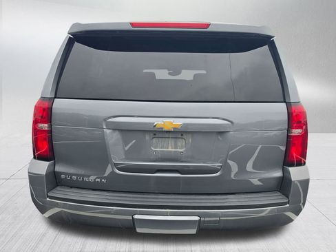 Used 2018 Chevrolet Suburban LT w/ Luxury Package AWD/4WD image 8