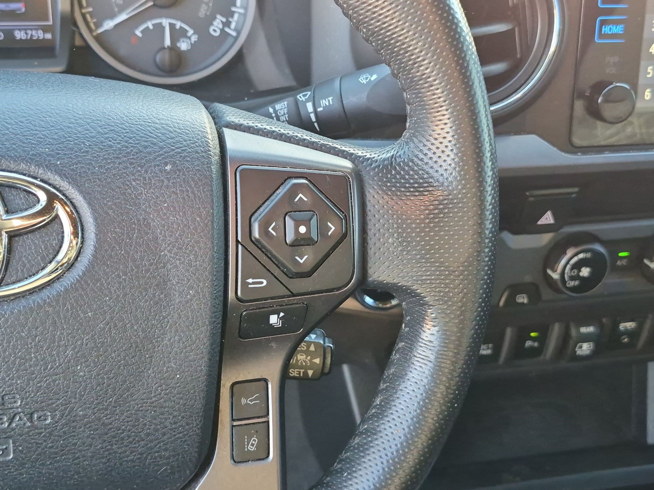 Used 2018 Toyota Tacoma TRD Off-Road w/ Technology Package RWD image 18