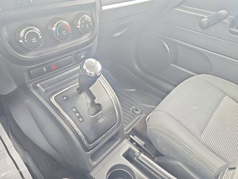 Used 2014 Jeep Patriot Sport image 24