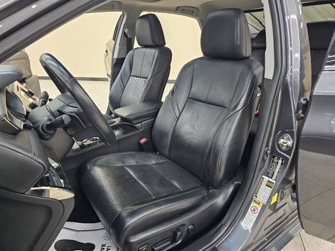 Used 2015 Toyota Avalon Limited FWD image 16