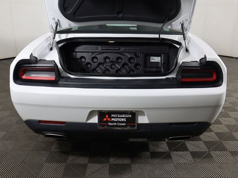 Used 2019 Dodge Challenger SXT image 12