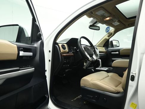 Used 2015 Toyota Tundra Limited w/ Limited Premium Package AWD/4WD image 8