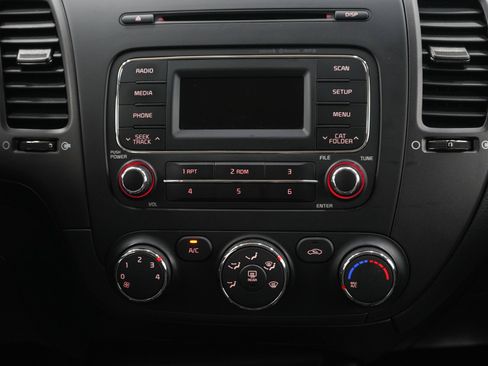 Used 2016 Kia Forte LX FWD image 16