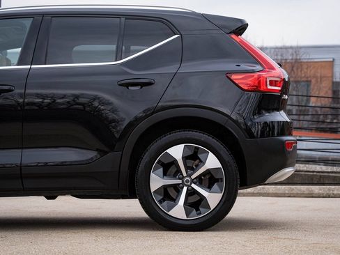 Used 2023 Volvo XC40 B5 Plus w/ Driver Assist Package AWD/4WD image 4