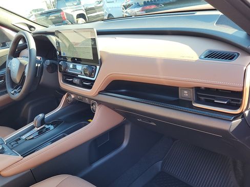 Used 2026 Toyota Grand Highlander AWD Hybrid image 34