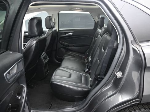 Used 2020 Ford Edge Titanium w/ Equipment Group 301A AWD/4WD image 19