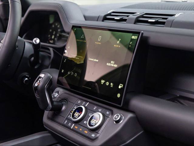 New 2026 Land Rover Defender 130 X-Dynamic SE AWD/4WD image 30