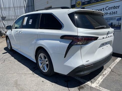 Used 2023 Toyota Sienna XLE w/ XLE Plus Package AWD/4WD image 3