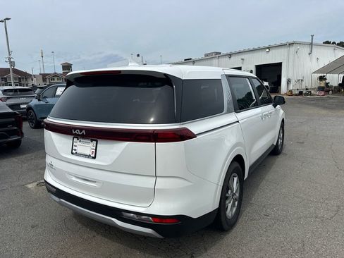Used 2023 Kia Carnival LX FWD image 7