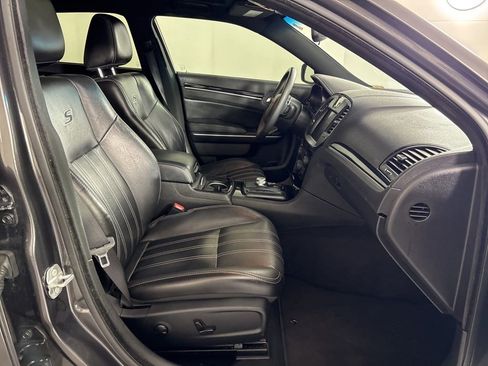 Used 2023 Chrysler 300 S image 48