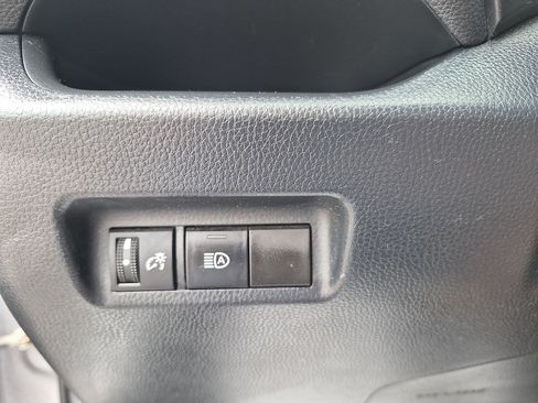 Used 2020 Toyota RAV4 LE FWD image 16