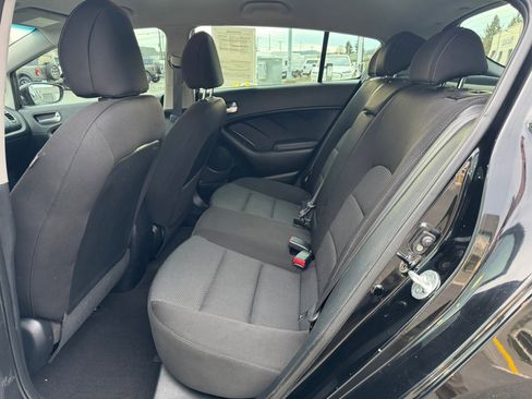 Used 2017 Kia Forte LX image 12