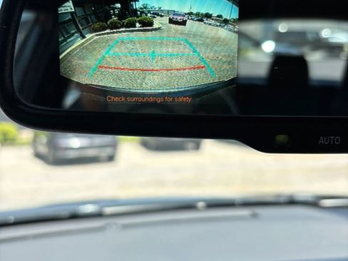 Used 2018 Toyota C-HR XLE FWD image 9