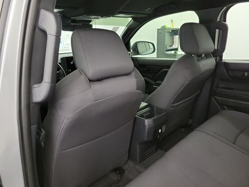 Certified 2025 Toyota Tacoma SR5 AWD/4WD image 13
