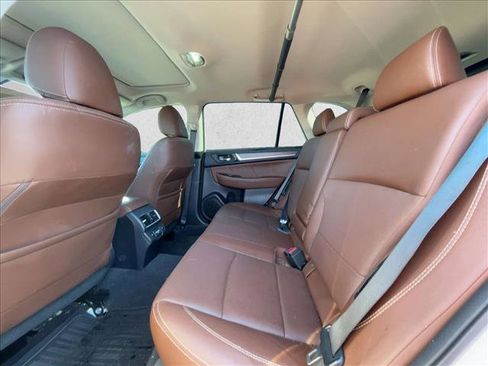 Used 2018 Subaru Outback 3.6R Touring w/ Popular Package #3 image 16