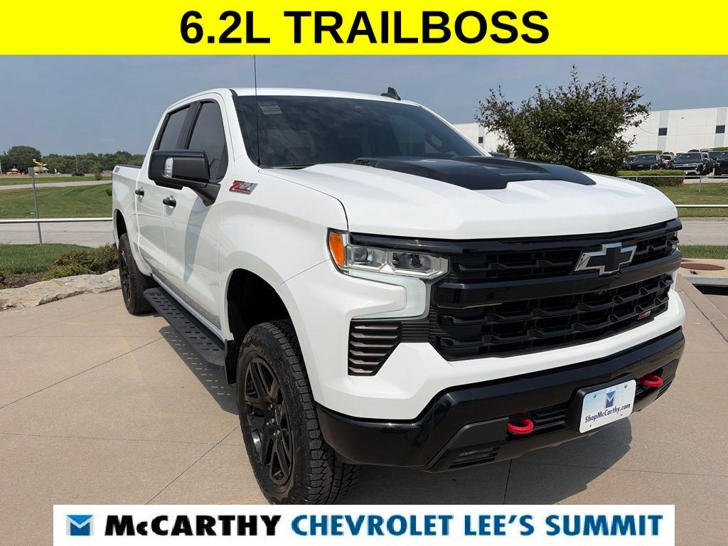 Used 2023 Chevrolet Silverado 1500 LT Trail Boss w/ Convenience Package II AWD/4WD image 2