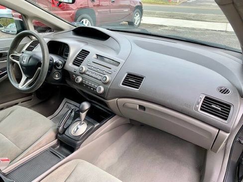 Used 2011 Honda Civic DX-VP image 19