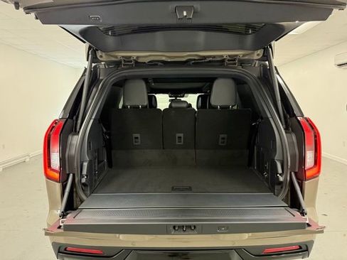 New 2026 Ford Expedition Platinum image 8