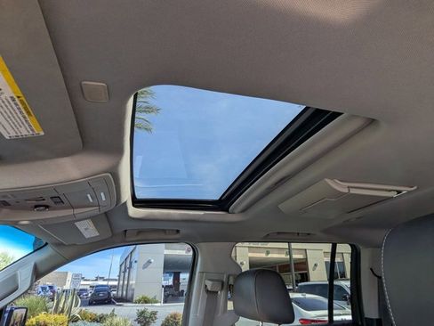 Used 2018 Chevrolet Suburban Premier image 16