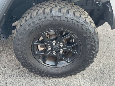 Used 2025 Jeep Wrangler Unlimited Sport AWD/4WD image 9