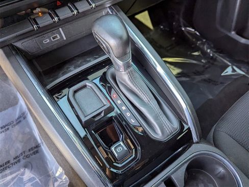 Used 2024 GMC Canyon Elevation w/ Convenience Package image 22