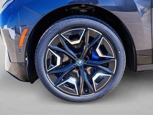 Used 2024 BMW iX xDrive50 w/ Sport Package AWD/4WD image 9