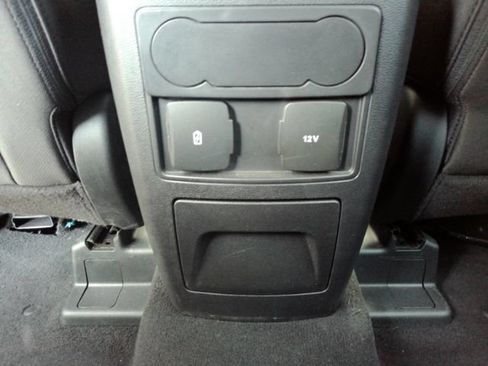 Used 2023 Ford Explorer XLT RWD image 28
