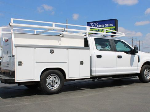 Used 2020 Ford F250 XL w/ Power Equipment Group image 4