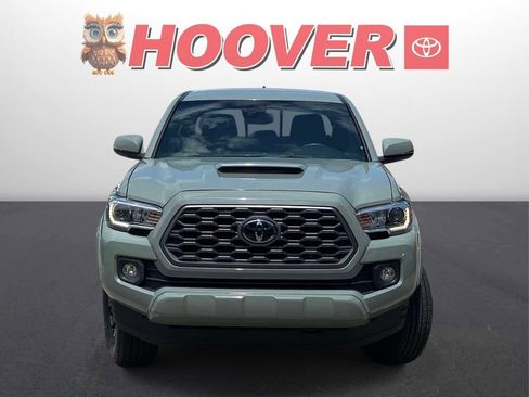 Used 2022 Toyota Tacoma TRD Sport w/ Technology Package RWD image 6