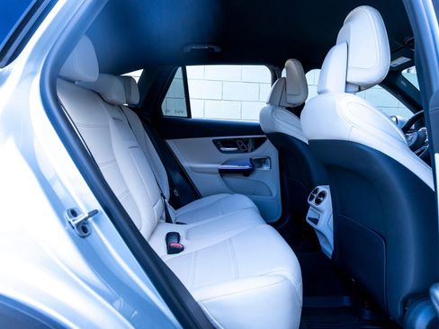 Used 2023 Mercedes-Benz GLC 300 image 25